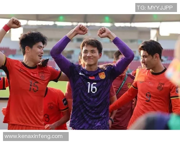 中国队迎战卡塔尔队全力争胜期待精彩对决展现足球魅力与团队精神